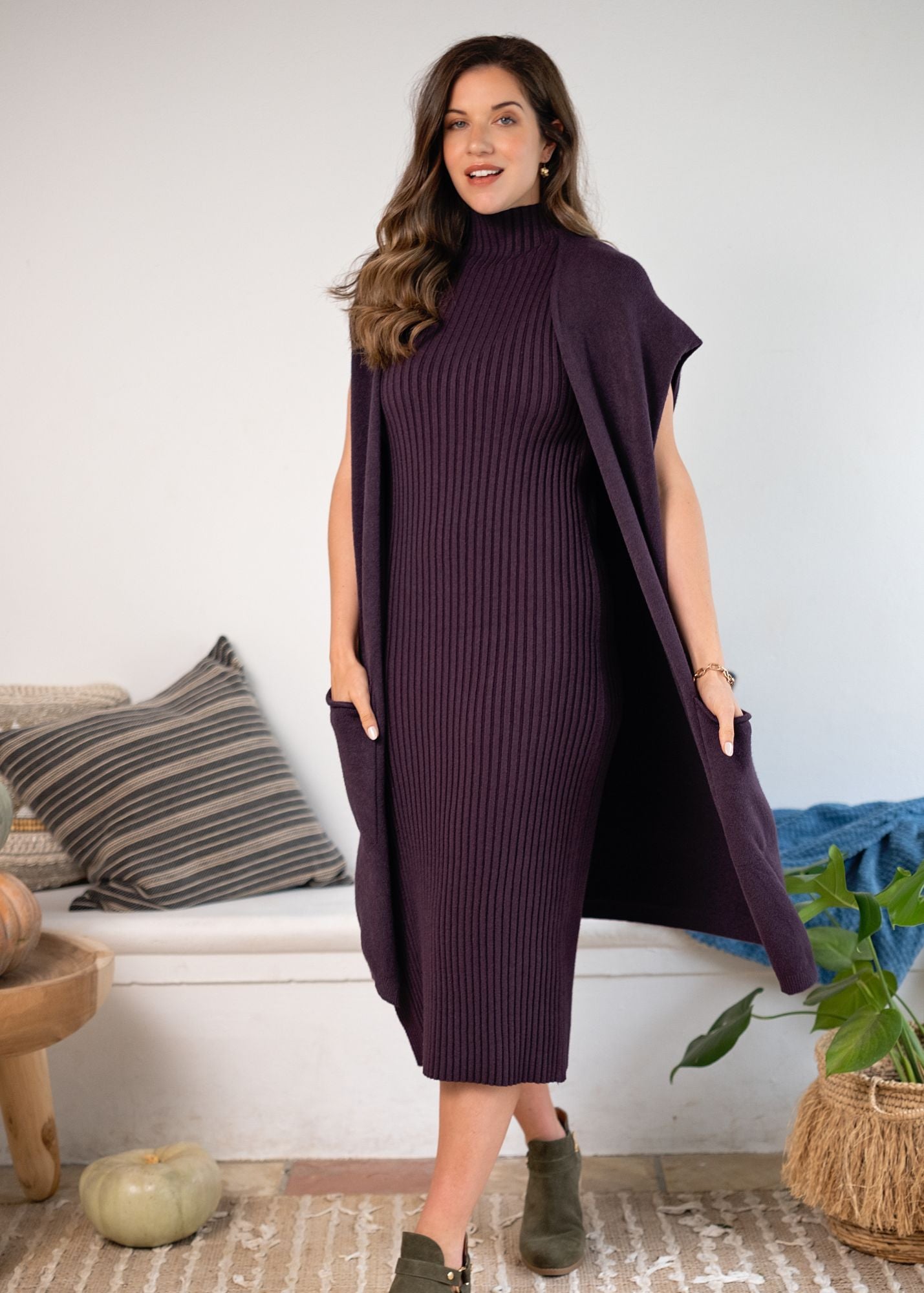 Urban Cozi Long Sleeveless Cardigan Jacket in Bordeaux