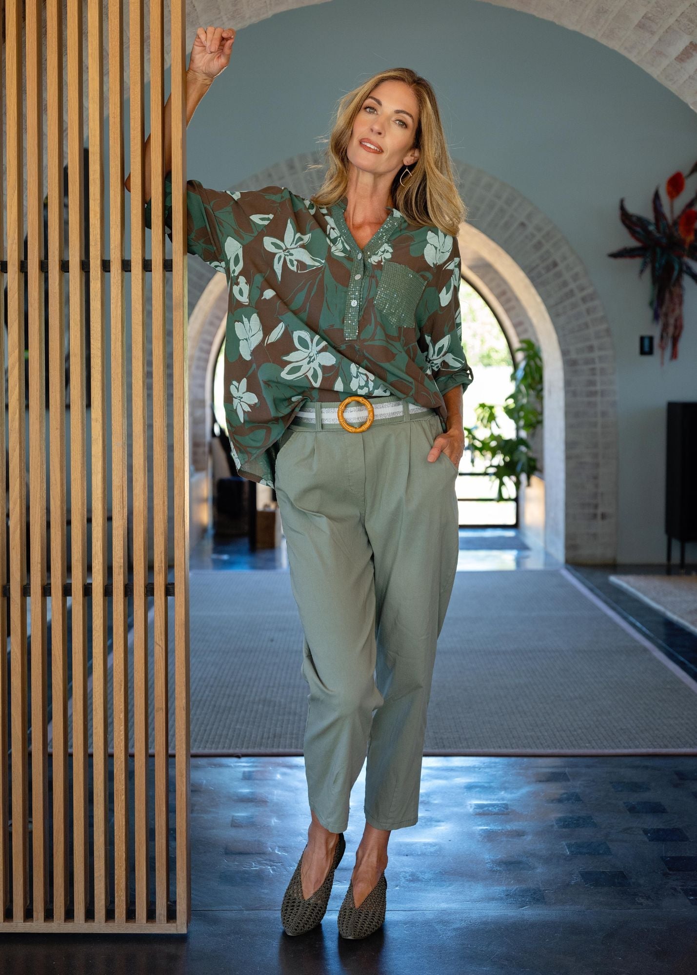 Venetian Cropped Pants in Saggia