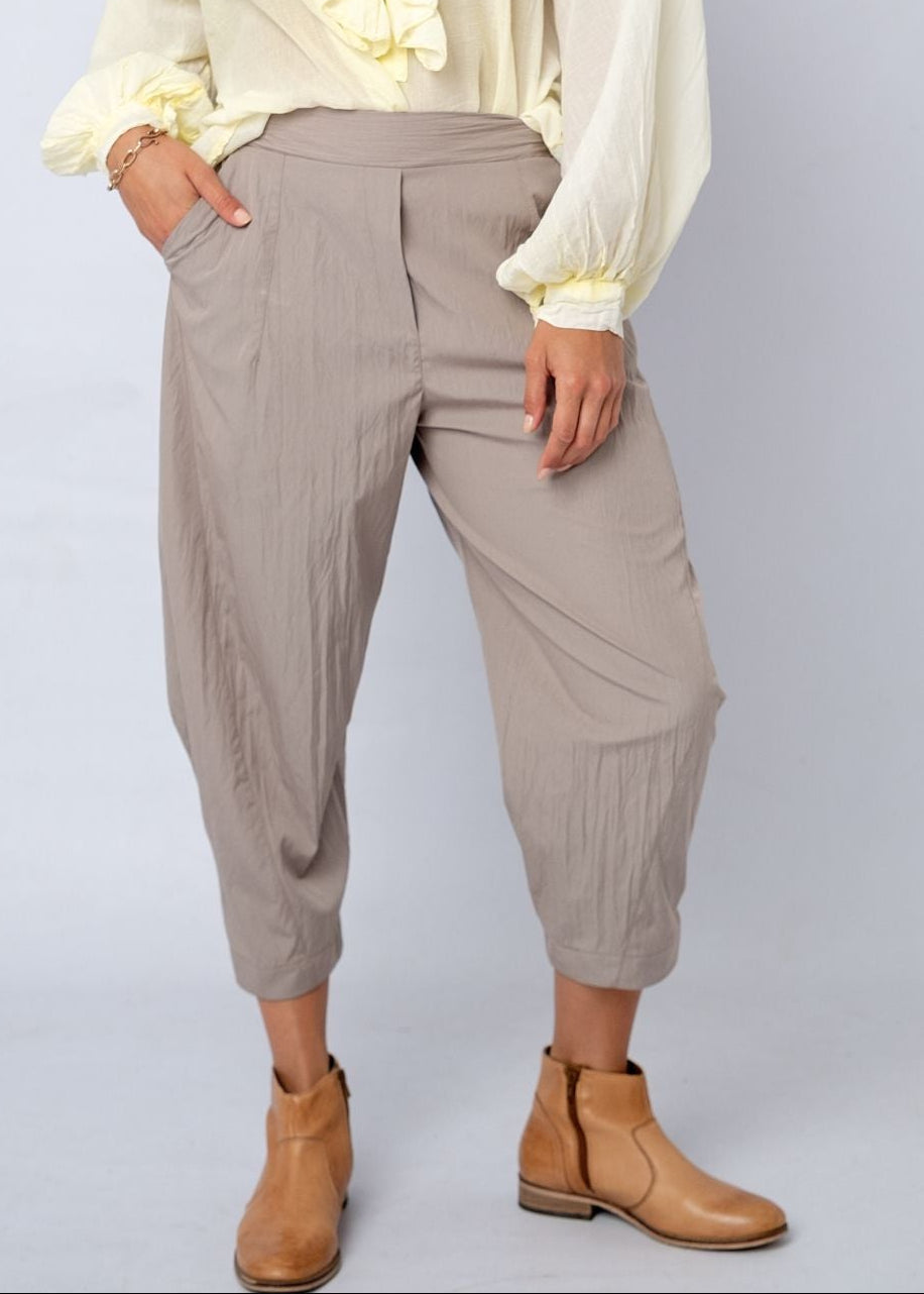 Barrel Pants in Light Taupe