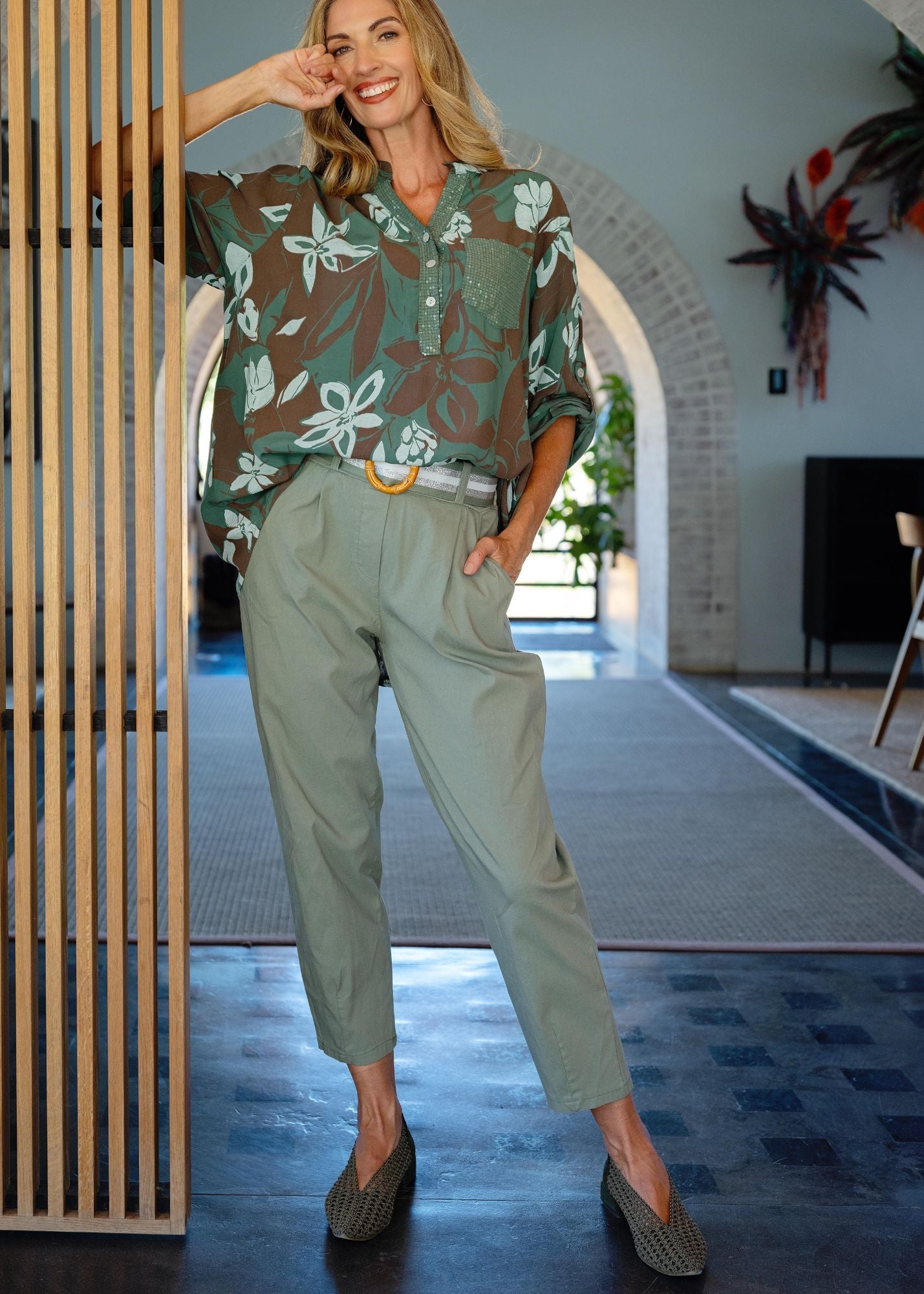 Venetian Cropped Pants in Saggia