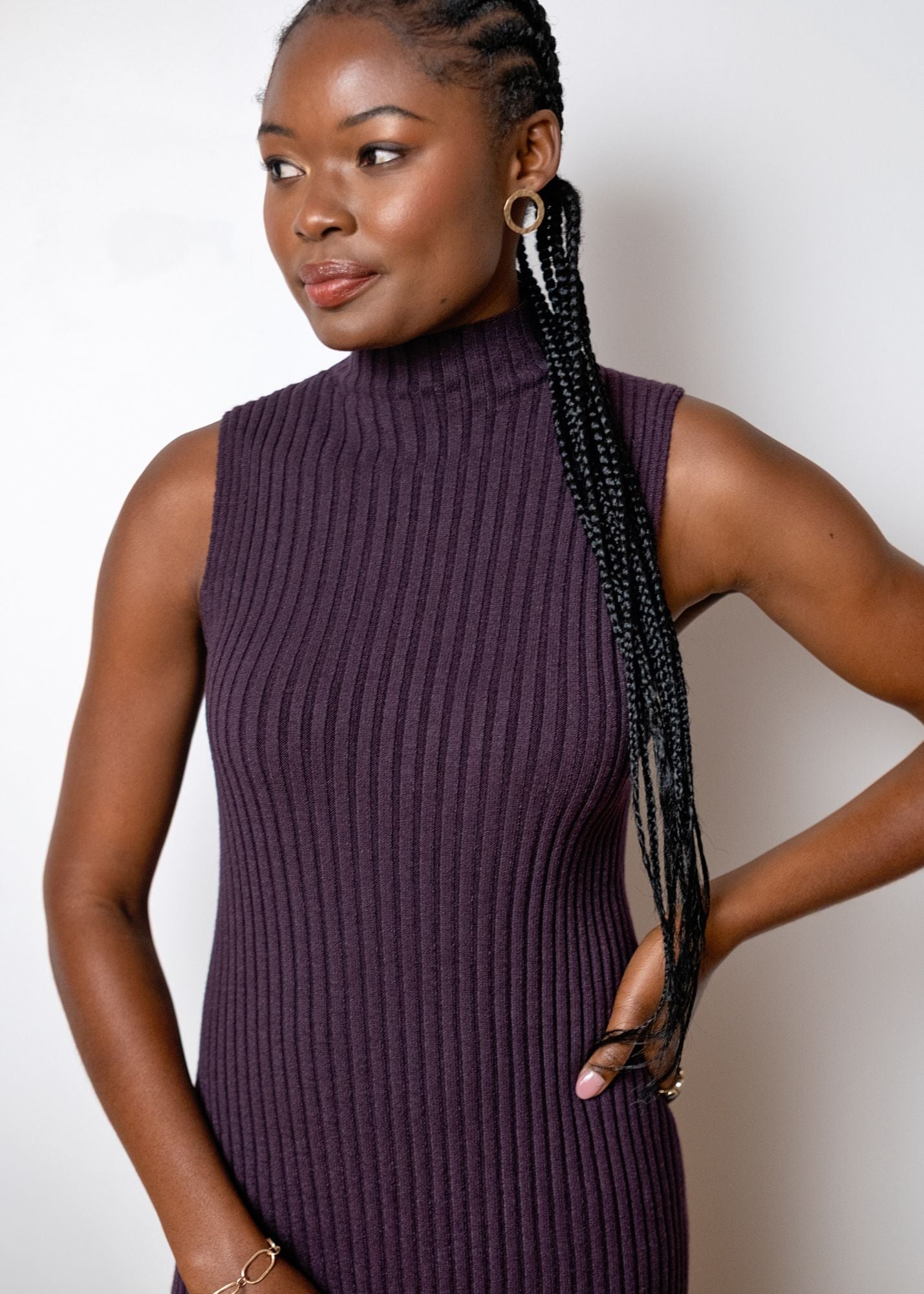 Urban Cozi Sleeveless Mock-Neck Ribbed Knit Midi Dress in Bordeaux