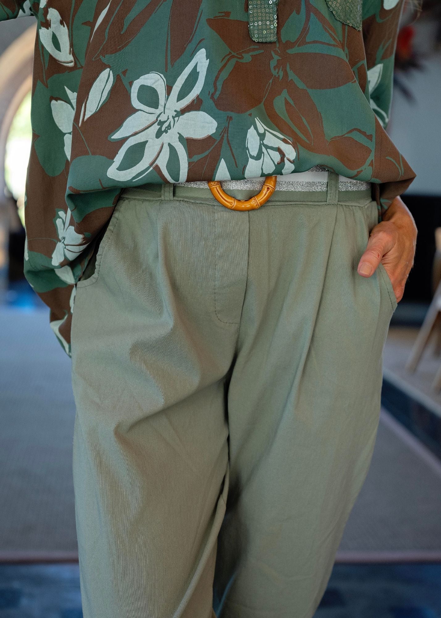 Venetian Cropped Pants in Saggia
