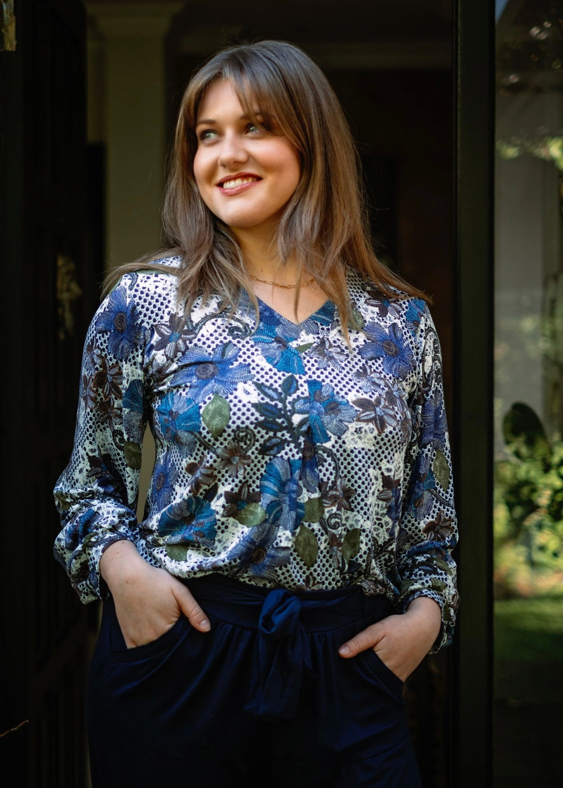 Amron Top in Navy Floral
