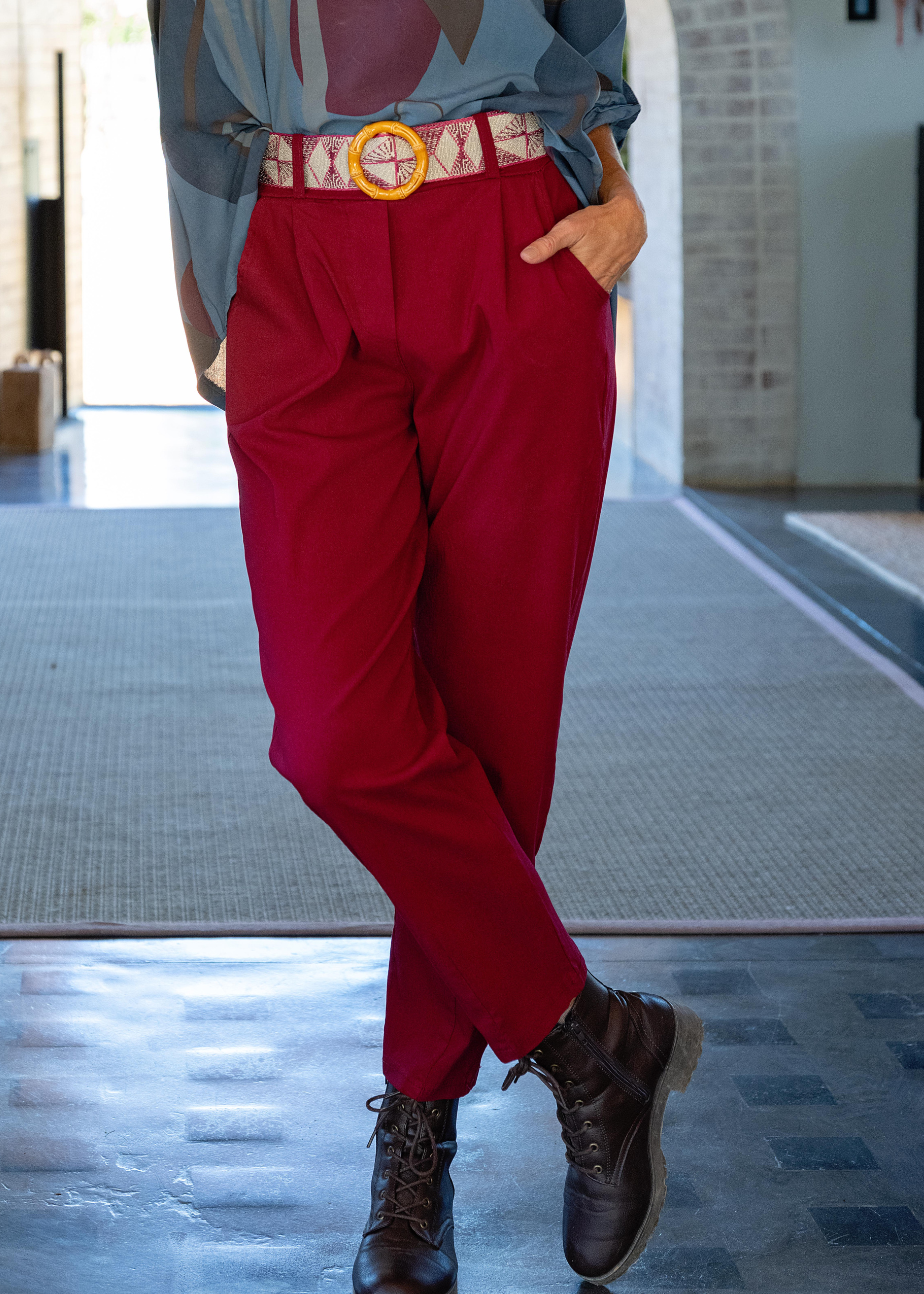 Venetian Cropped Pants in Berry