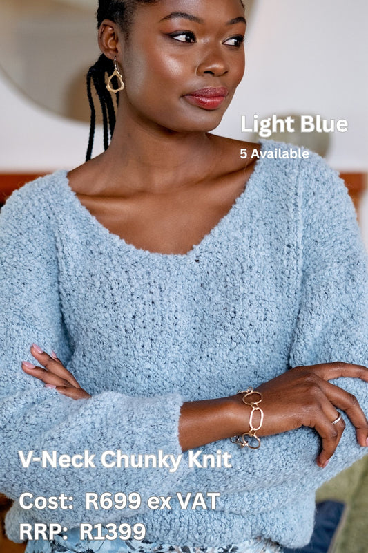 Oversized V-Neck Chunky Knit Jumper – Light Blue